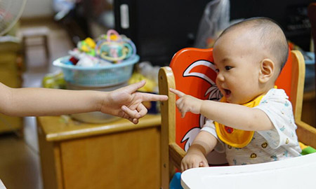 幼儿线上英语启蒙哪个好_呼和浩特幼儿启蒙英语哪个学校好_幼儿钢琴启蒙第一节课怎么上