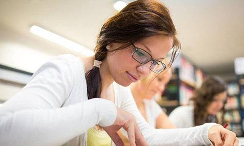 英语口语在哪学比较好_英语在线学口语哪个软件好_小孩学口语好还是学单词好